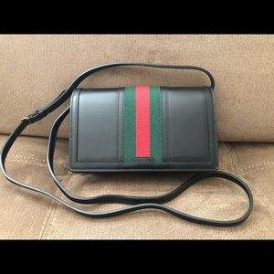 Authentic Gucci leather, black,crossbody $750